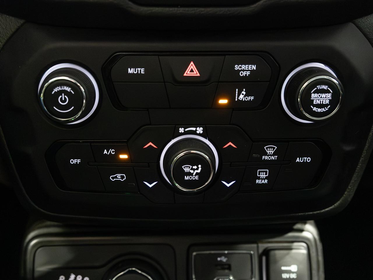 2023 Jeep Renegade Latitude 4WD NAV Cranberry PA