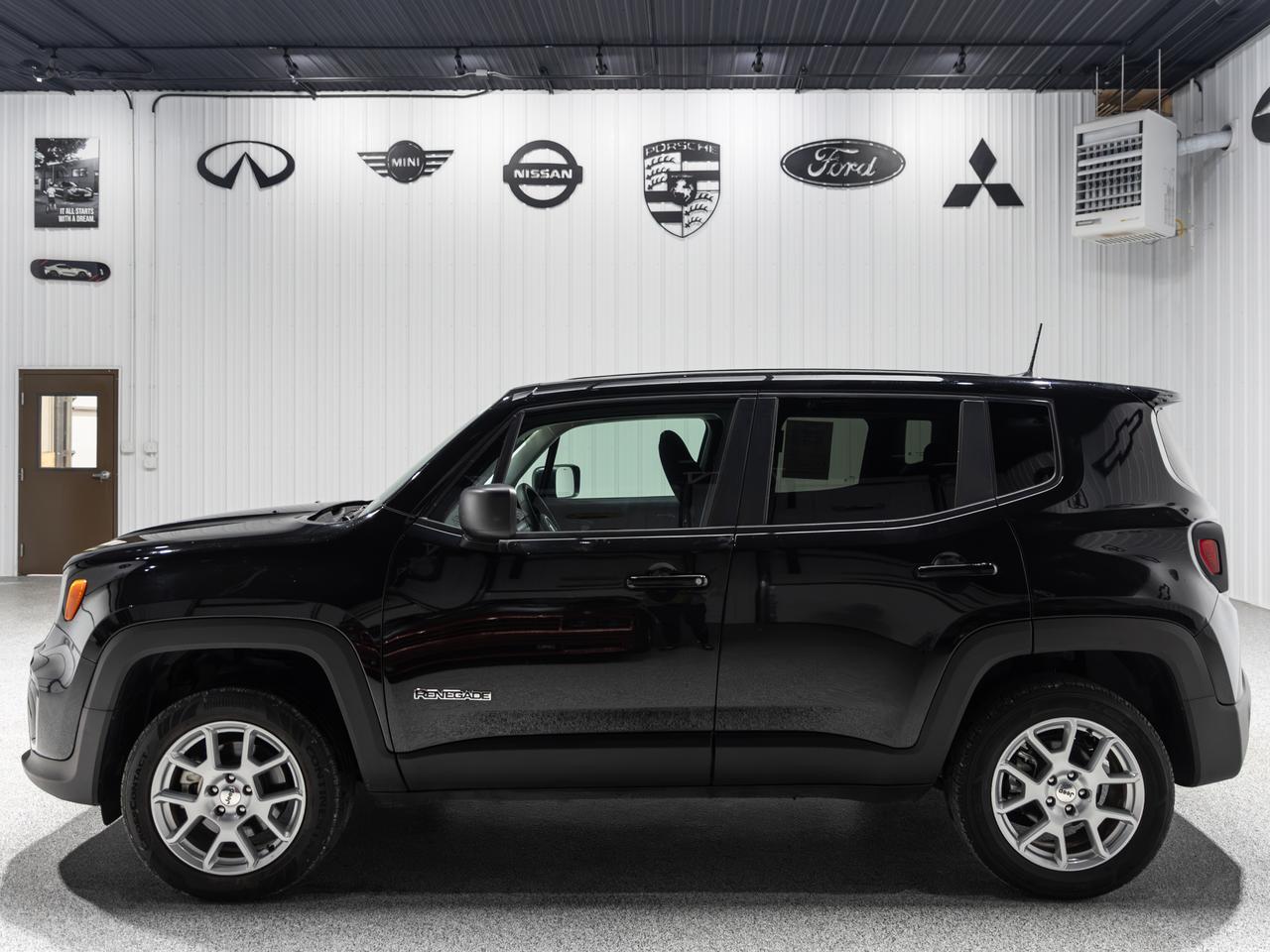 2023 Jeep Renegade Latitude 4WD NAV Cranberry PA
