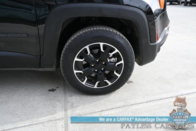 2023 Jeep Renegade Latitude / 4X4 / Auto Start / Upland Edition / Panoramic Sunroof / Navigation / Lane Depart & Blind Spot Alert / Apple CarPlay & Android Auto / Back Up Camera / Premium Audio System / 29 MPG / 1-Owner Anchorage AK