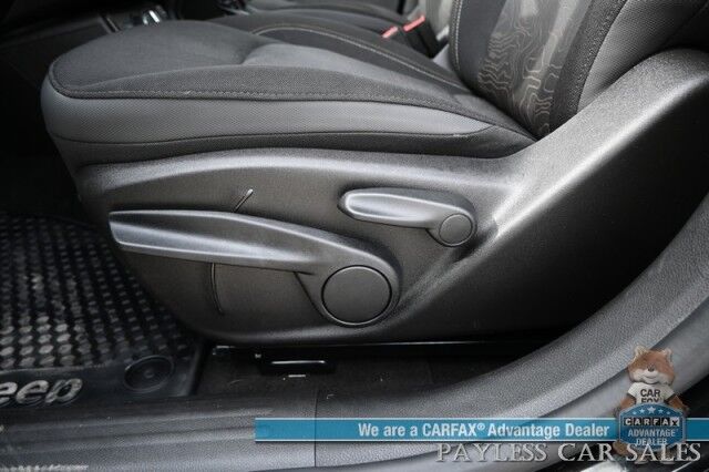 2023 Jeep Renegade Latitude / 4X4 / Auto Start / Upland Edition / Panoramic Sunroof / Navigation / Lane Depart & Blind Spot Alert / Apple CarPlay & Android Auto / Back Up Camera / Premium Audio System / 29 MPG / 1-Owner Anchorage AK