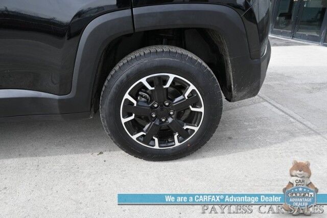 2023 Jeep Renegade Latitude / 4X4 / Auto Start / Upland Edition / Panoramic Sunroof / Navigation / Lane Depart & Blind Spot Alert / Apple CarPlay & Android Auto / Back Up Camera / Premium Audio System / 29 MPG / 1-Owner Anchorage AK