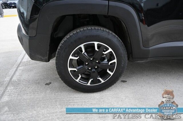 2023 Jeep Renegade Latitude / 4X4 / Auto Start / Upland Edition / Panoramic Sunroof / Navigation / Lane Depart & Blind Spot Alert / Apple CarPlay & Android Auto / Back Up Camera / Premium Audio System / 29 MPG / 1-Owner Anchorage AK