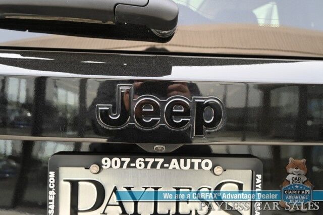 2023 Jeep Renegade Latitude / 4X4 / Auto Start / Upland Edition / Panoramic Sunroof / Navigation / Lane Depart & Blind Spot Alert / Apple CarPlay & Android Auto / Back Up Camera / Premium Audio System / 29 MPG / 1-Owner Anchorage AK