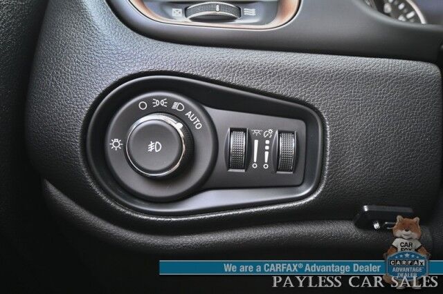 2023 Jeep Renegade Latitude / 4X4 / Auto Start / Upland Edition / Panoramic Sunroof / Navigation / Lane Depart & Blind Spot Alert / Apple CarPlay & Android Auto / Back Up Camera / Premium Audio System / 29 MPG / 1-Owner Anchorage AK
