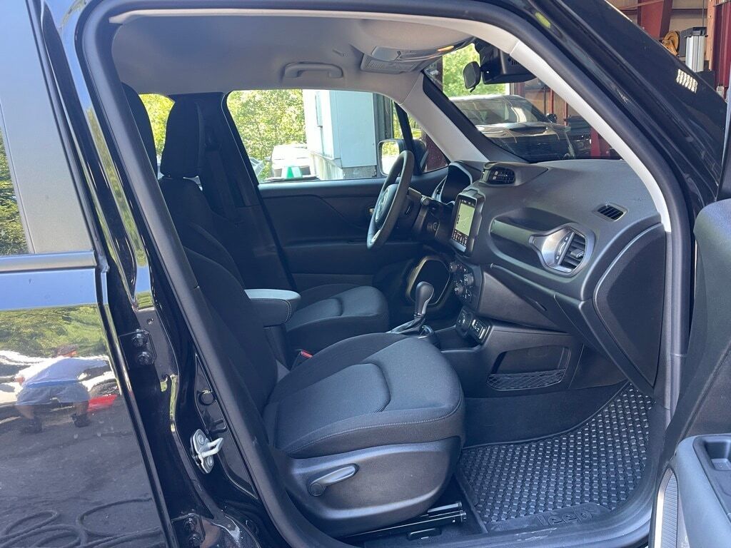 2023 Jeep Renegade Latitude Orange MA