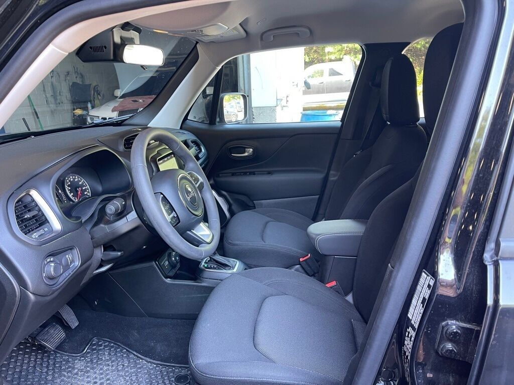 2023 Jeep Renegade Latitude Orange MA