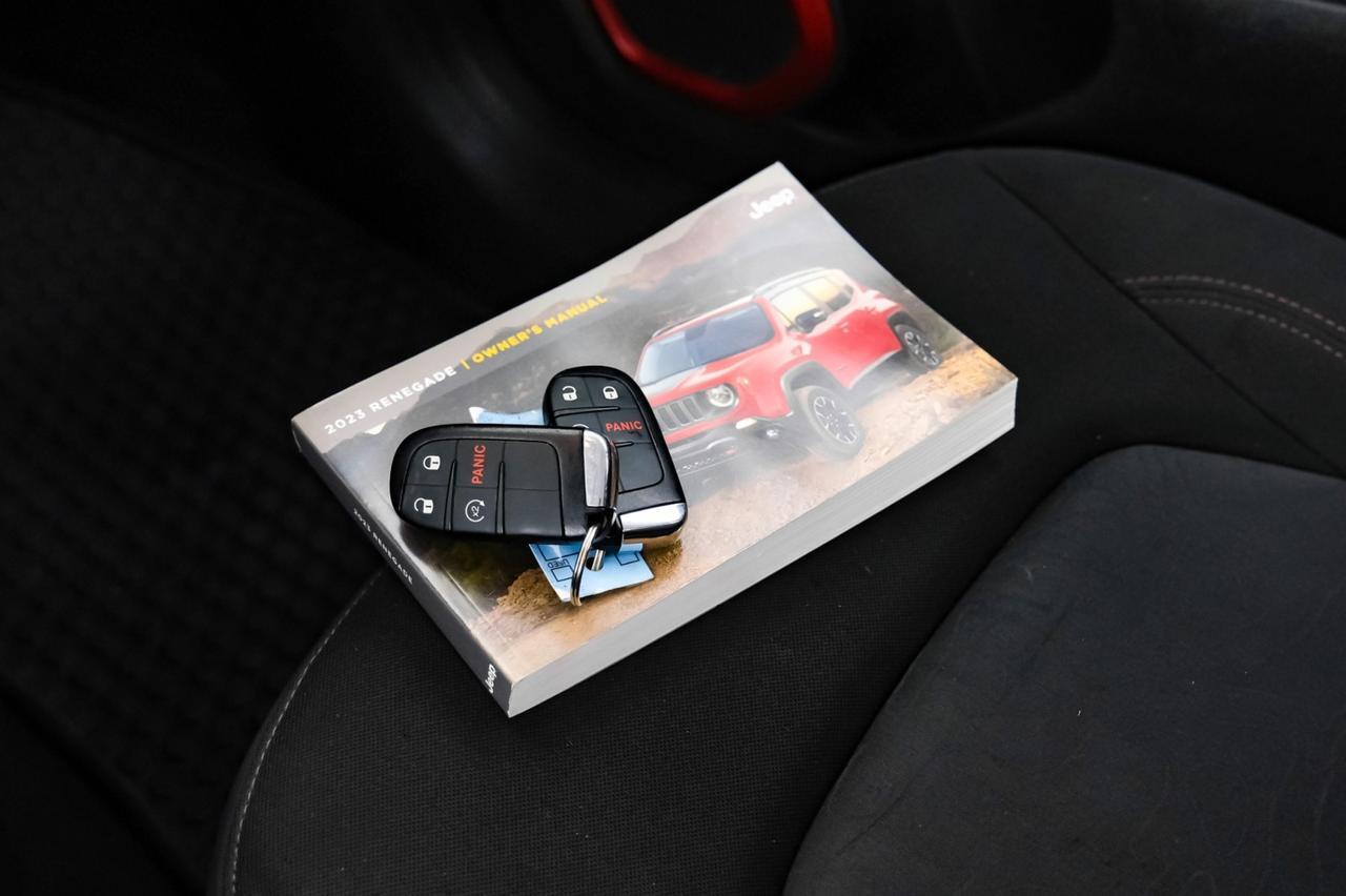 2023 Jeep Renegade TRAILHAWK 4WD BLIND SPOT LAND DEPARTURE NAVIGATION REAR CAMERA KEYLESS START Carrollton TX