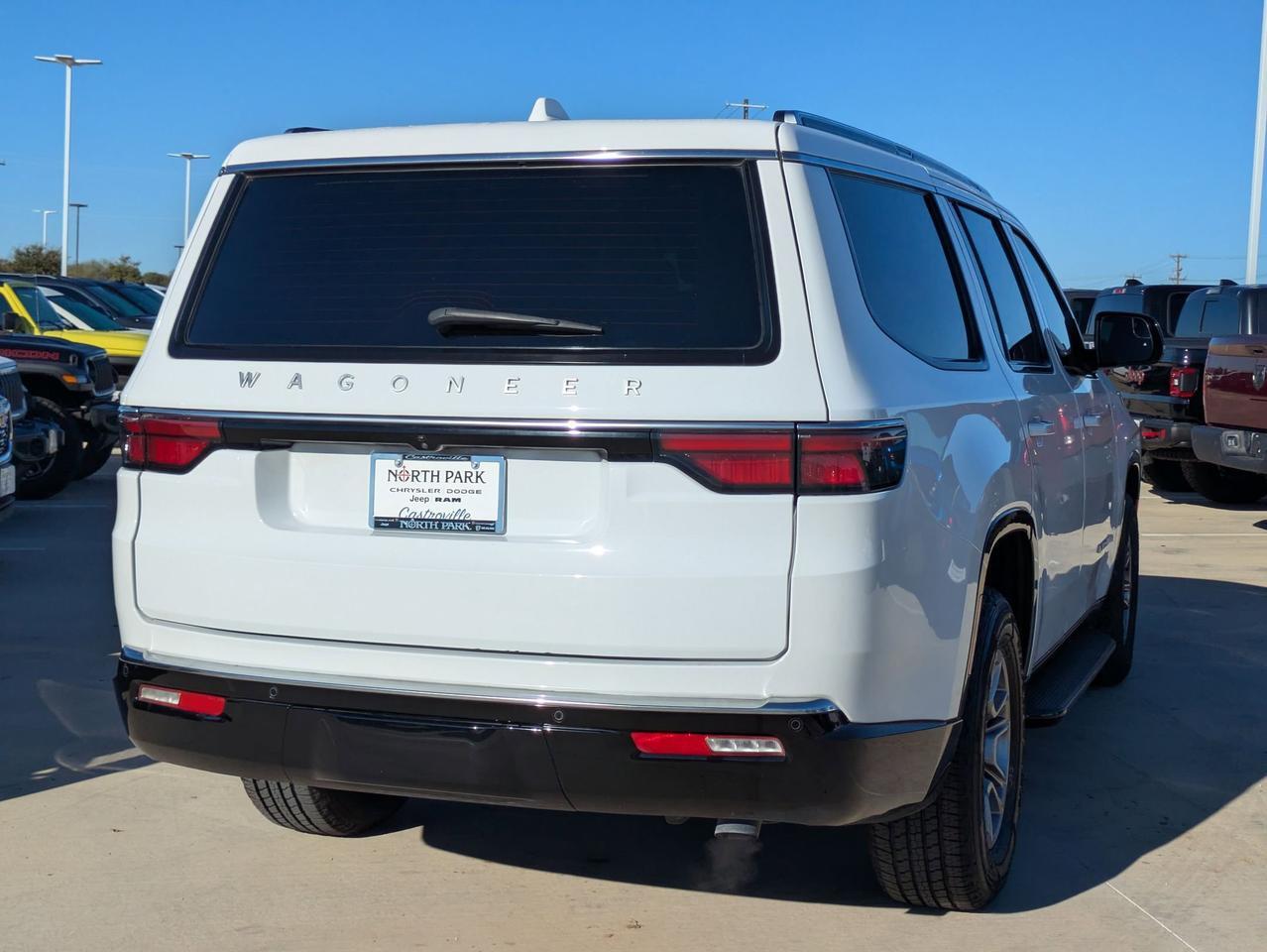 2023 Jeep Wagoneer BASE