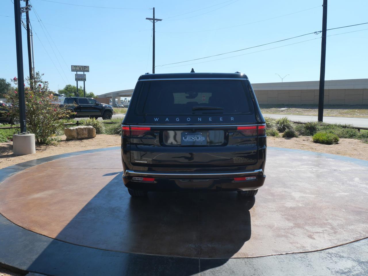 2023 Jeep Wagoneer L Base