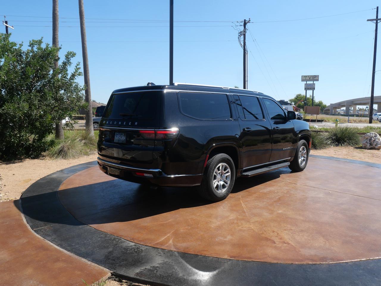 2023 Jeep Wagoneer L Base
