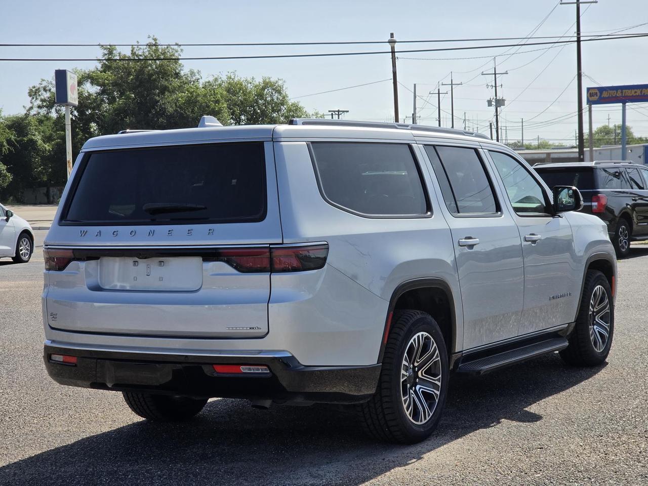2023 Jeep Wagoneer L Series II Beeville TX