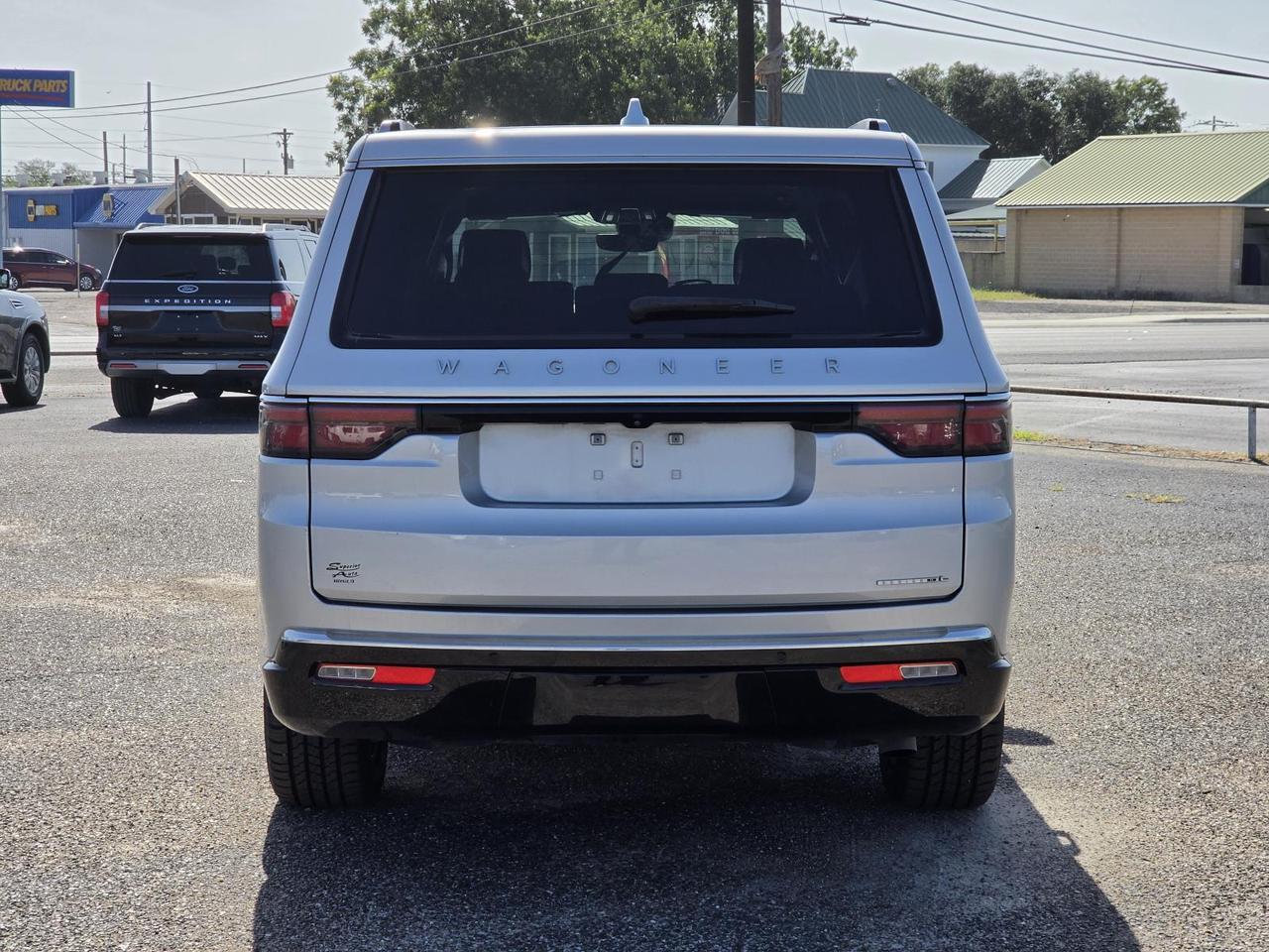 2023 Jeep Wagoneer L Series II Beeville TX