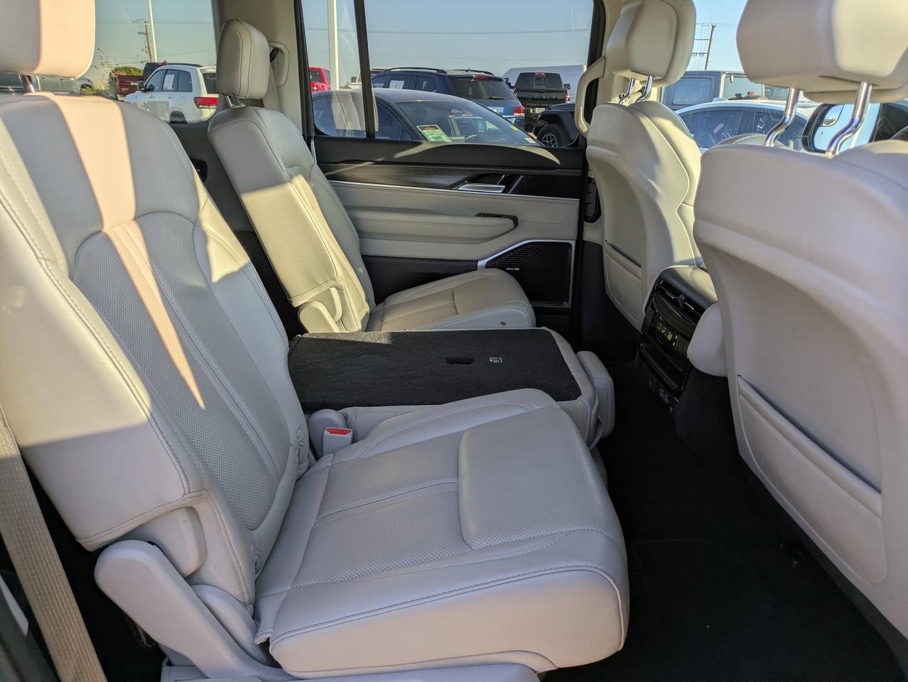2023 Jeep Wagoneer L Series II Castroville TX