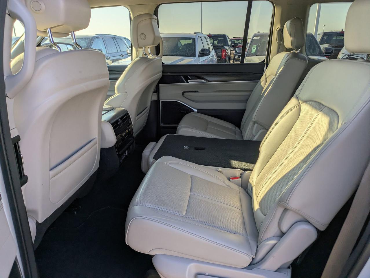 2023 Jeep Wagoneer L Series II Castroville TX
