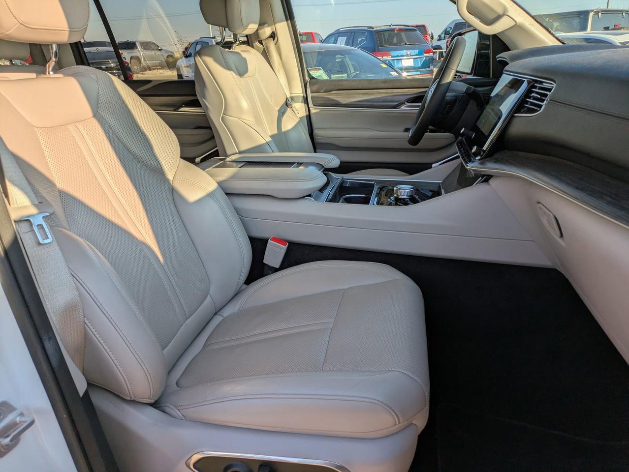 2023 Jeep Wagoneer L Series II Castroville TX