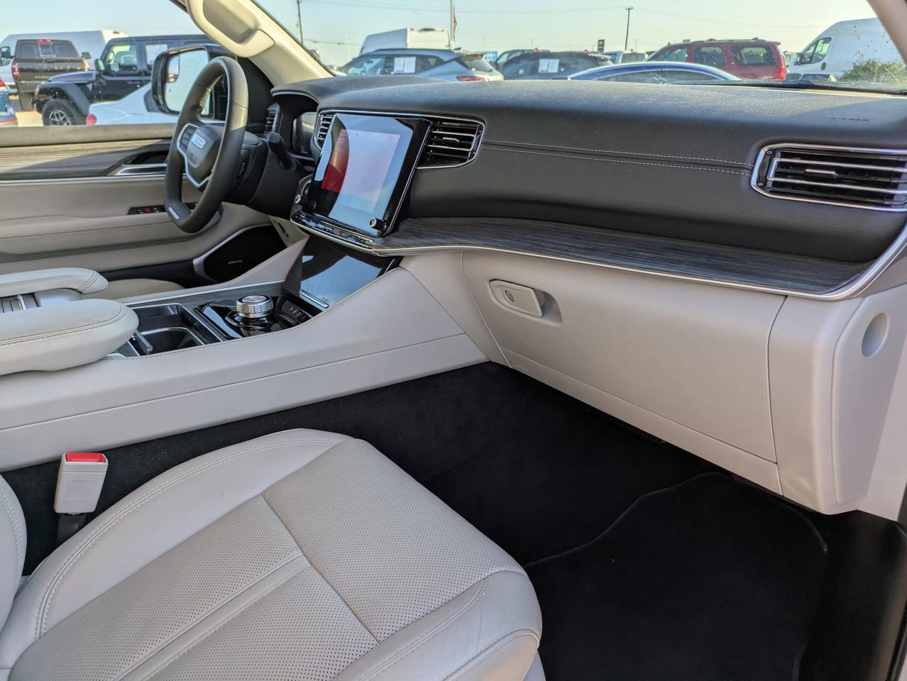 2023 Jeep Wagoneer L Series II Castroville TX