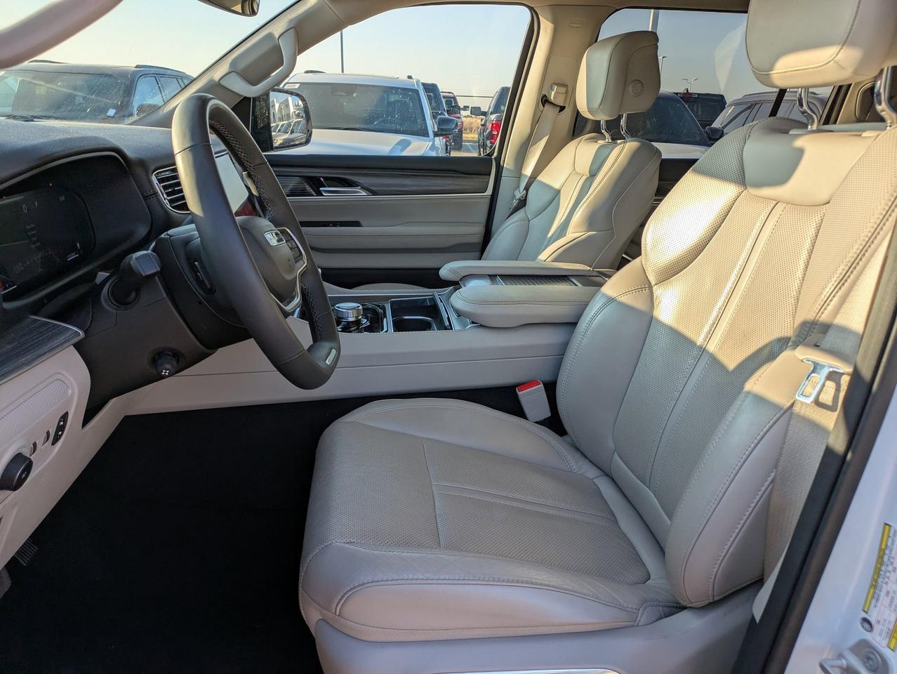 2023 Jeep Wagoneer L Series II Castroville TX