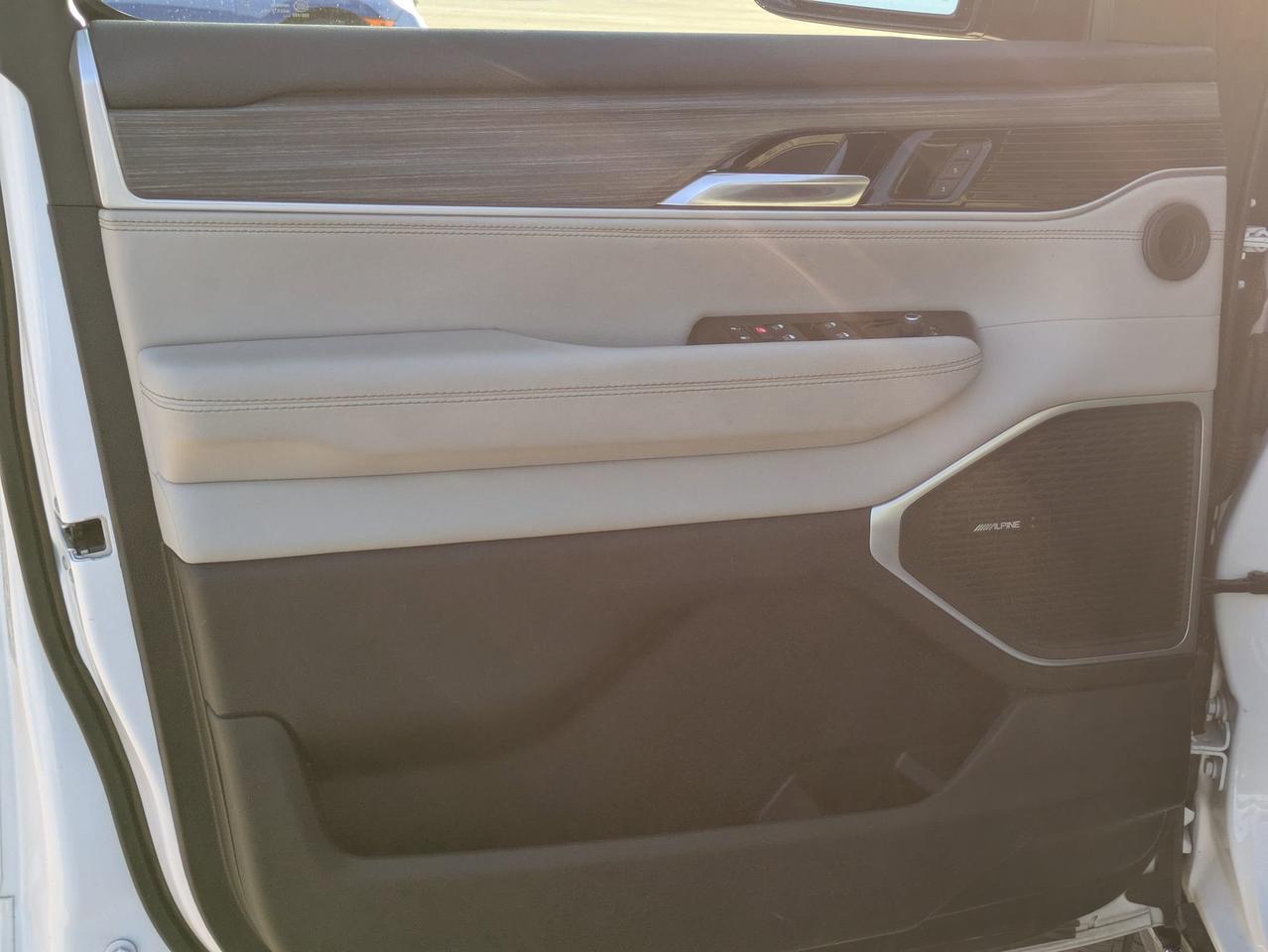 2023 Jeep Wagoneer L Series II Castroville TX