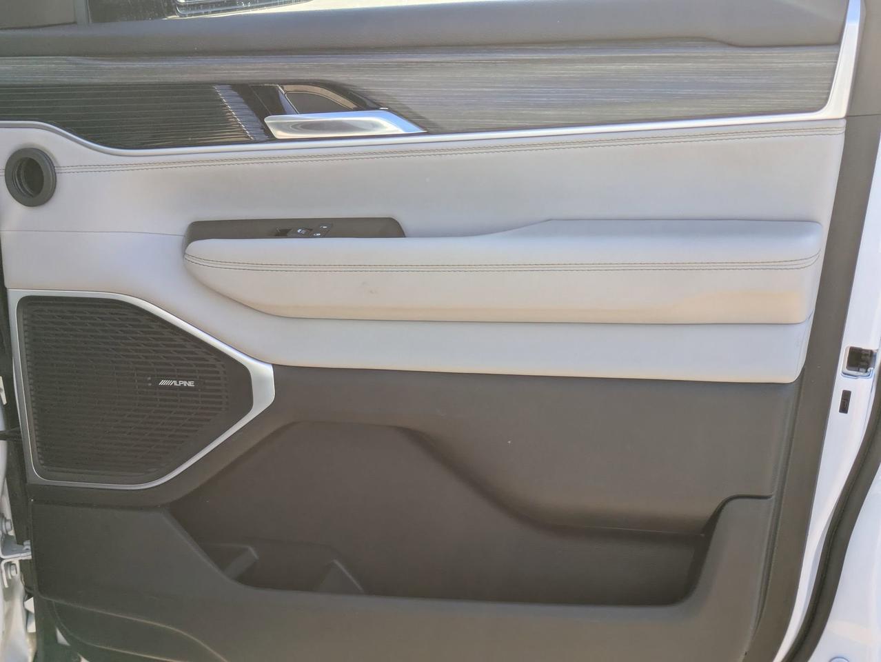 2023 Jeep Wagoneer L Series II Castroville TX