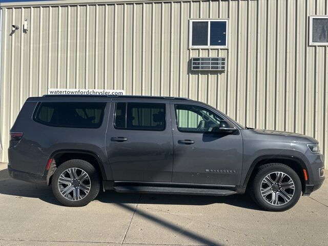 2023 Chevrolet Traverse Premier photo 3