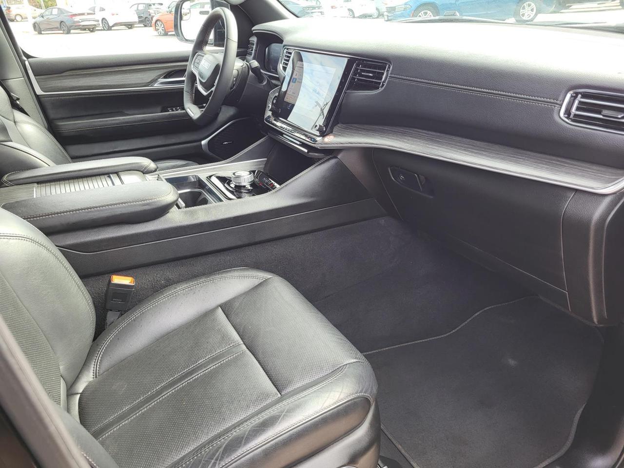 2023 Jeep Wagoneer Series II 4x2 Beeville TX