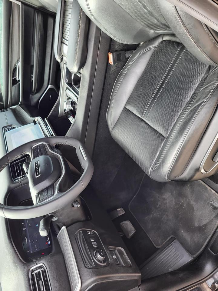 2023 Jeep Wagoneer Series II 4x2 Beeville TX