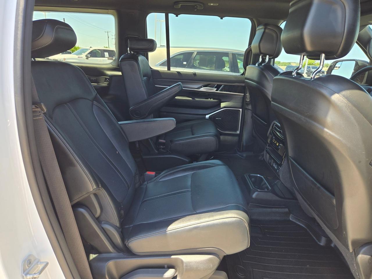 2023 Jeep Wagoneer Series II Castroville TX