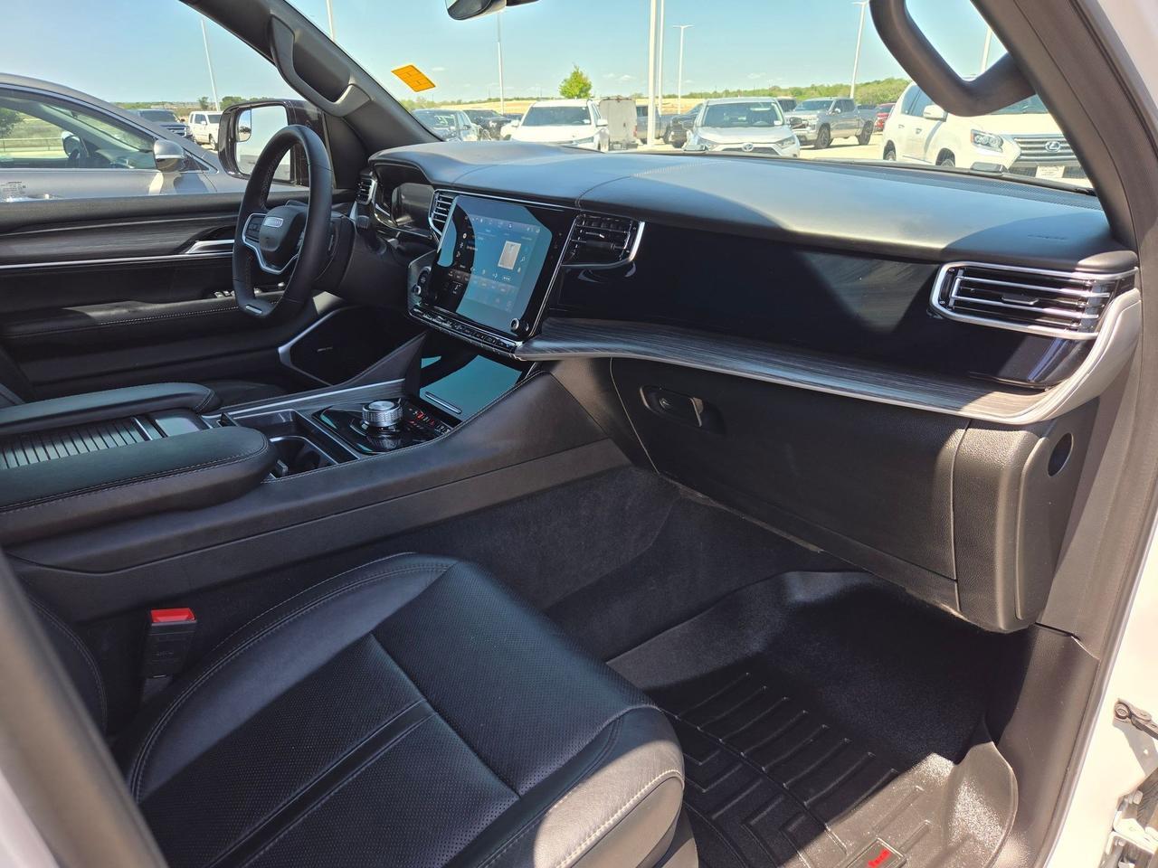 2023 Jeep Wagoneer Series II Castroville TX