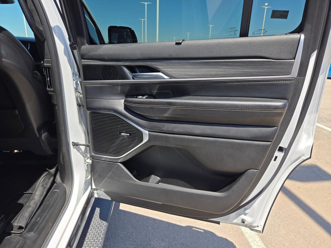 2023 Jeep Wagoneer Series II Castroville TX