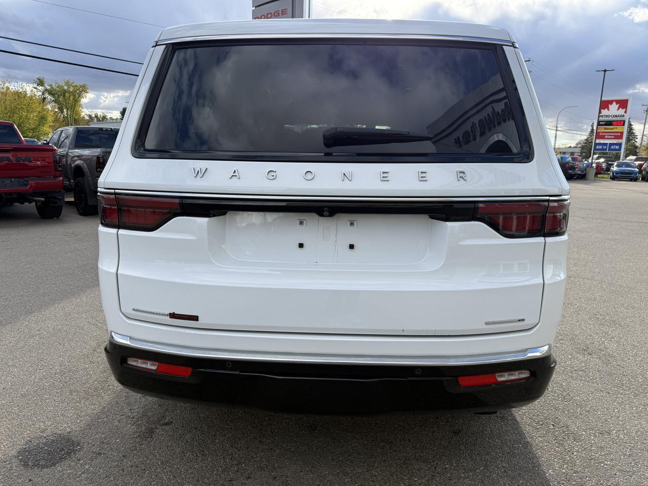 2023 Jeep Wagoneer Series III 4x4 | 3L Hurricane | Nappa Leather | NAV | 3rd Row Seating | Power Liftgate Redwater AB