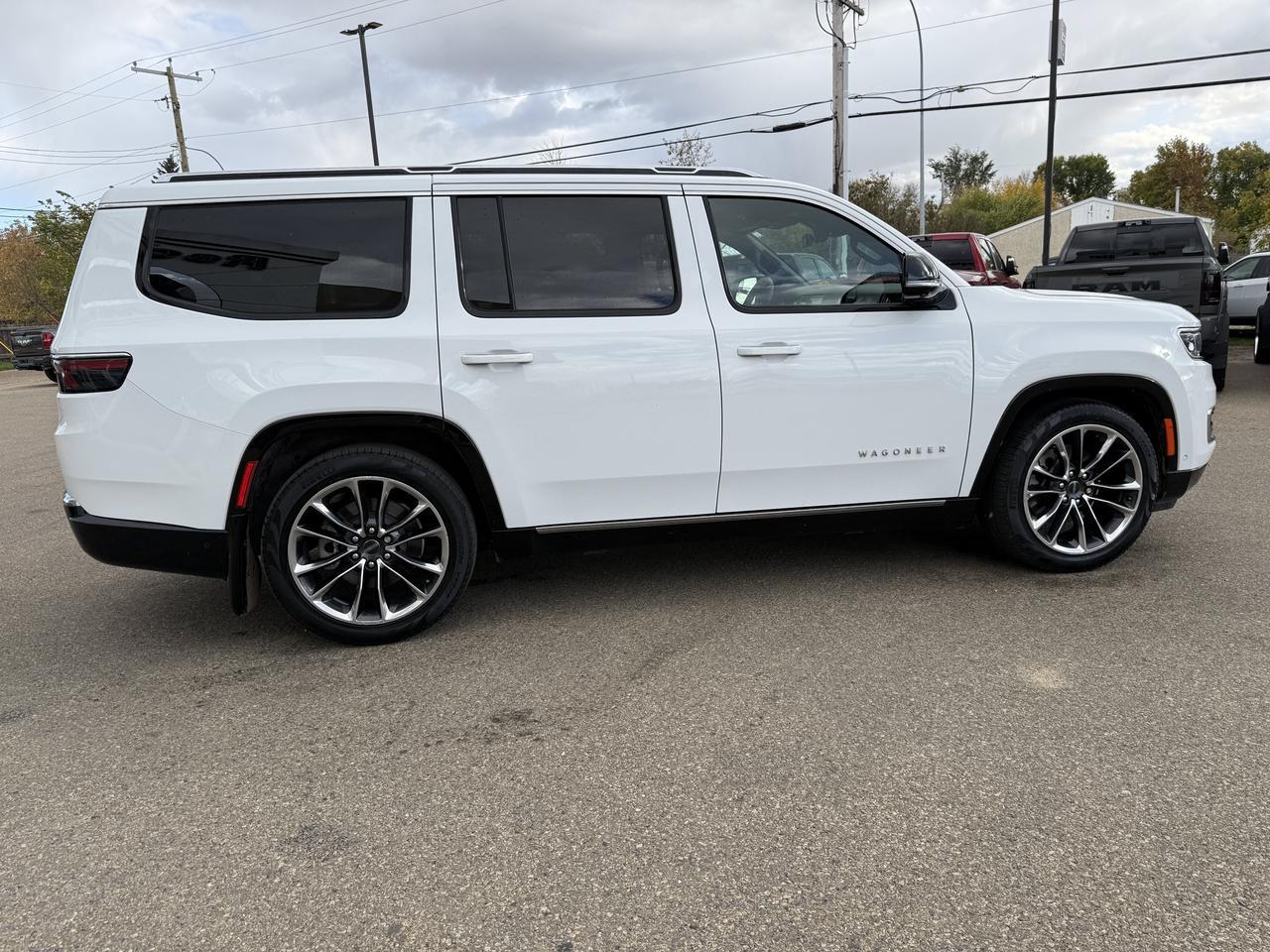 2023 Jeep Wagoneer Series III 4x4 | 3L Hurricane | Nappa Leather | NAV | 3rd Row Seating | Power Liftgate Redwater AB