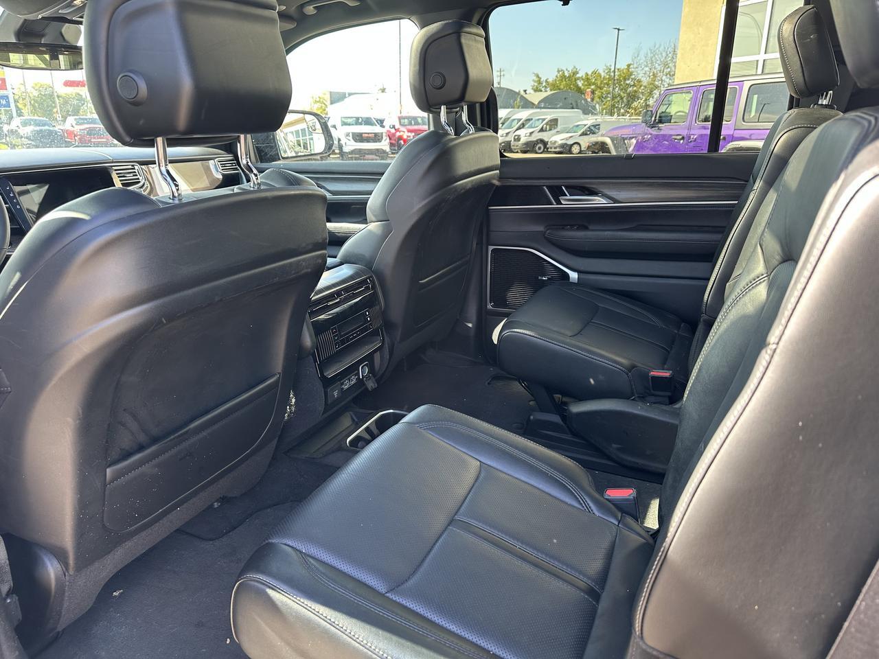 2023 Jeep Wagoneer Series III Redwater AB
