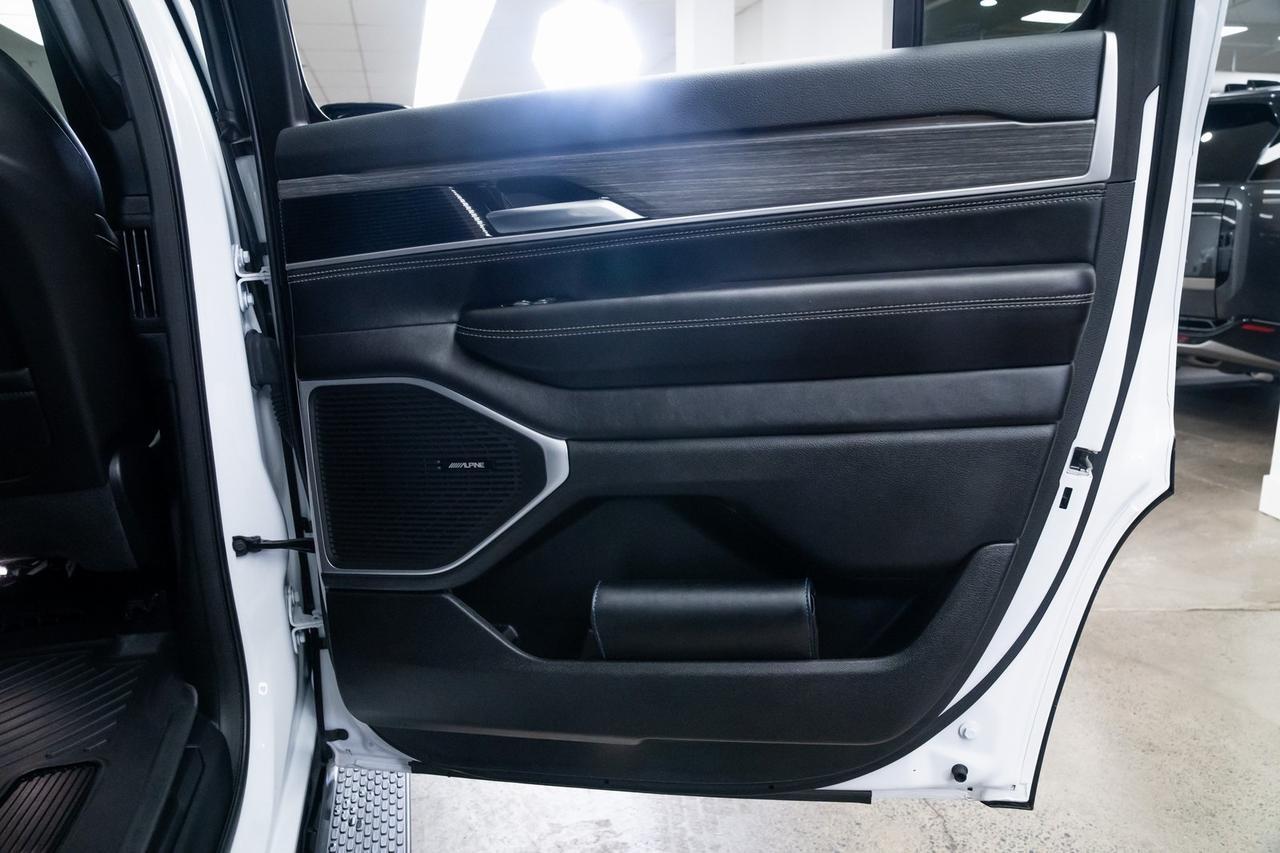 2023 Jeep Wagoneer Series III Vented Seats Quick Order Package 25N Portland OR