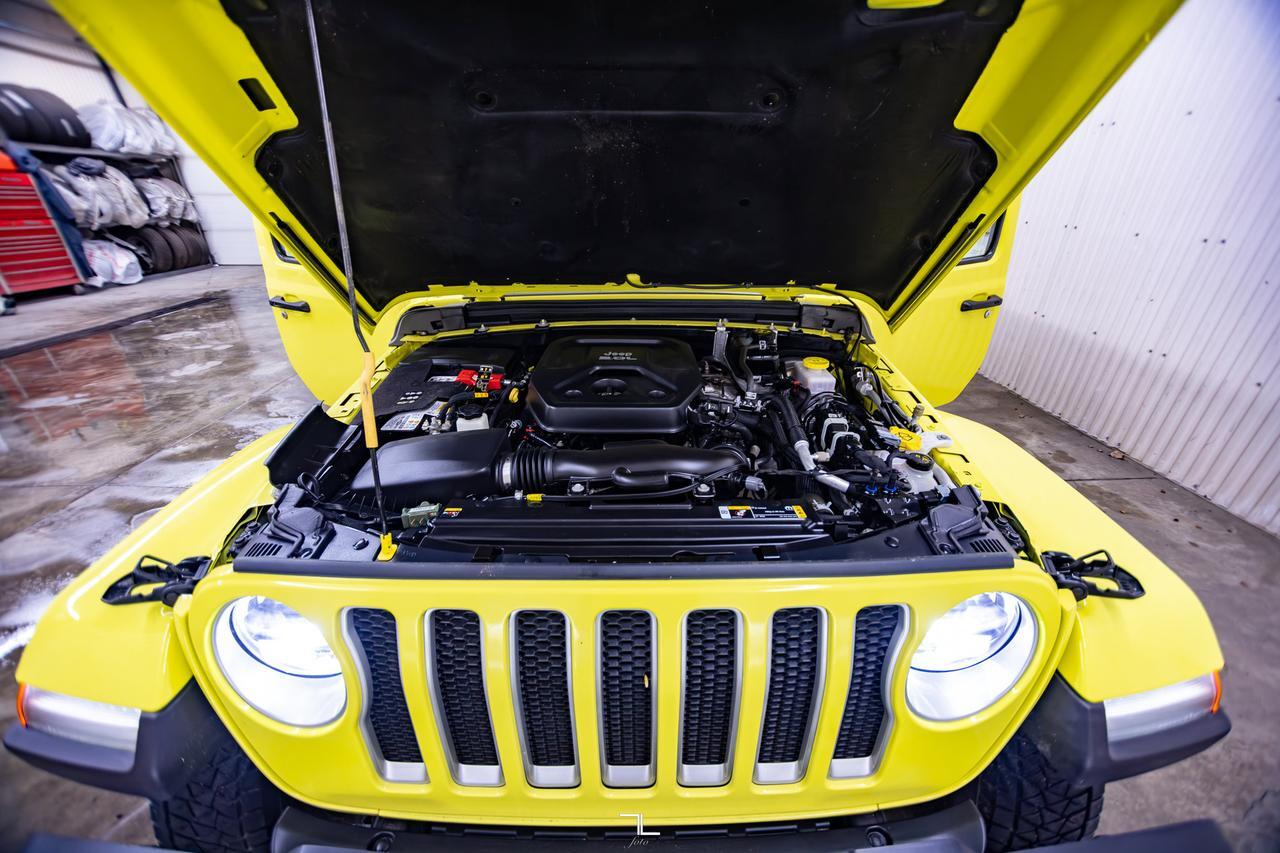 2023 Jeep Wrangler 4x4 Sahara Leather Nav BCam Red Deer AB
