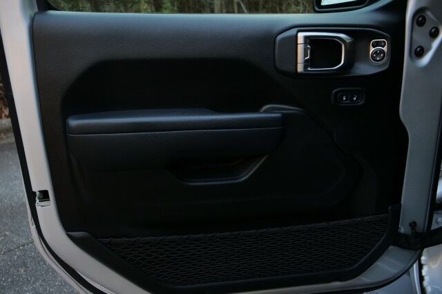 2023 Jeep Wrangler 4xe Rubicon 4X4 / Sky One Roof / Heated Seats! High Point NC