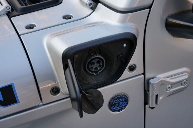 2023 Jeep Wrangler 4xe Rubicon 4X4 / Sky One Roof / Heated Seats! High Point NC