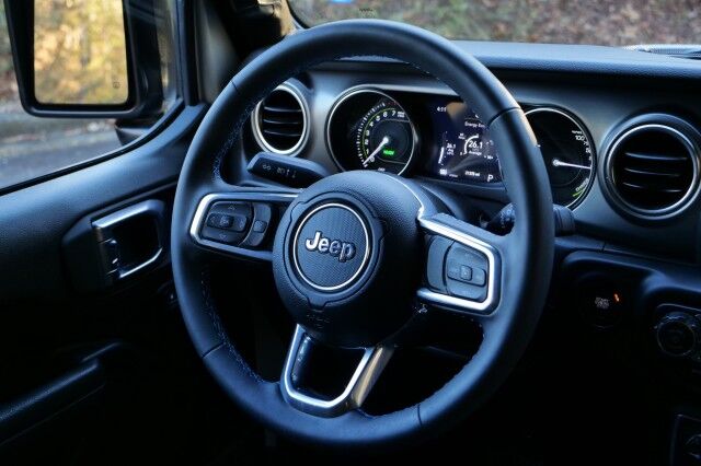 2023 Jeep Wrangler 4xe Rubicon 4X4 / Sky One Roof / Heated Seats! High Point NC