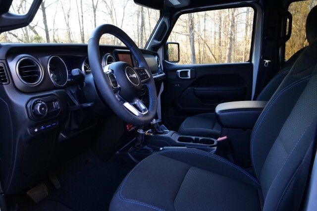 2023 Jeep Wrangler 4xe Rubicon 4X4 / Sky One Roof / Heated Seats! High Point NC