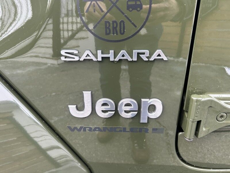 2023 Jeep Wrangler Sahara - 1 OWNER - FULLY LOADED - OVER 60K NEW Webster MA