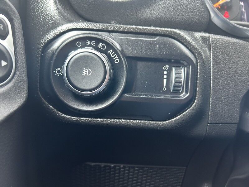 2023 Jeep Wrangler Sahara - 1 OWNER - FULLY LOADED - OVER 60K NEW Webster MA