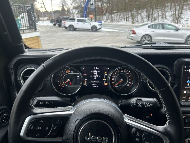 2023 Jeep Wrangler Sahara - 1 OWNER - FULLY LOADED - OVER 60K NEW Webster MA