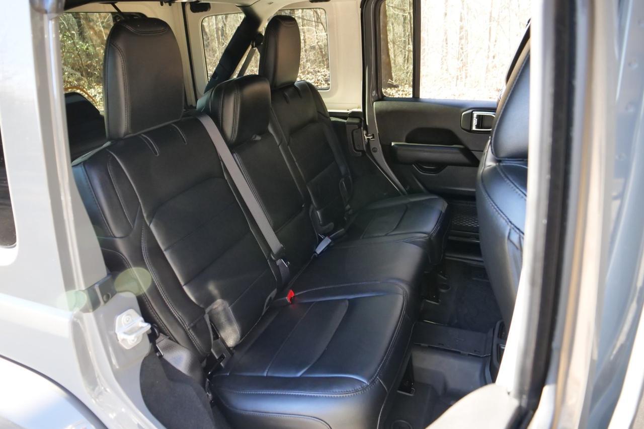 2023 Jeep Wrangler Sahara Altitude 4X4 / Sky One Roof / Cold Weather Group! Lincolnton NC