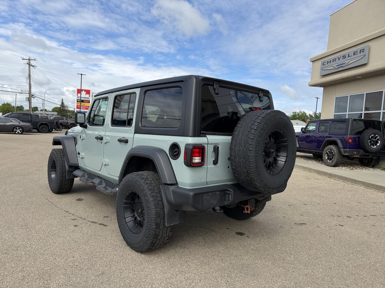 2023 Jeep Wrangler Willys 4x4 | 4 Door | V6 | Low KMs | 3 Piece Hardtop | Backup Camera | Alpine Audio Redwater AB