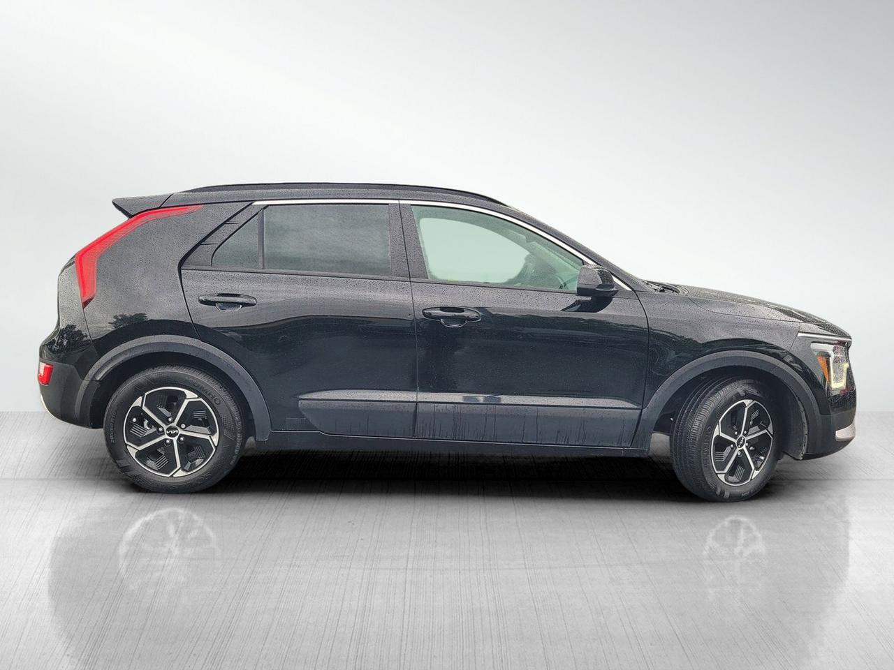 2023 KIA NIRO LX