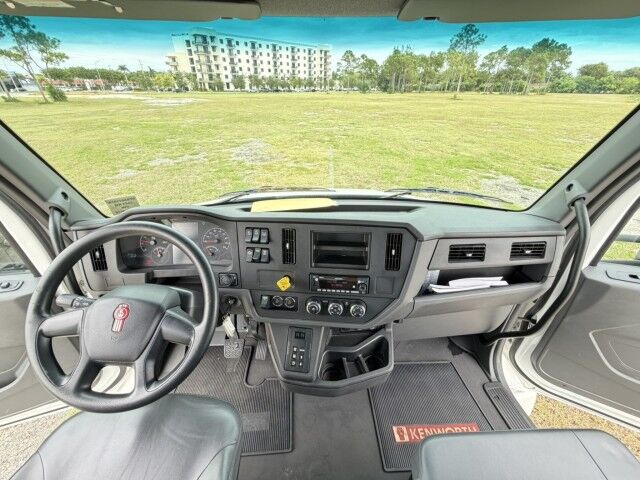 2023 Kenworth T280 28' Dry Box Truck with 2,500 lbs. Lift Gate Homestead FL