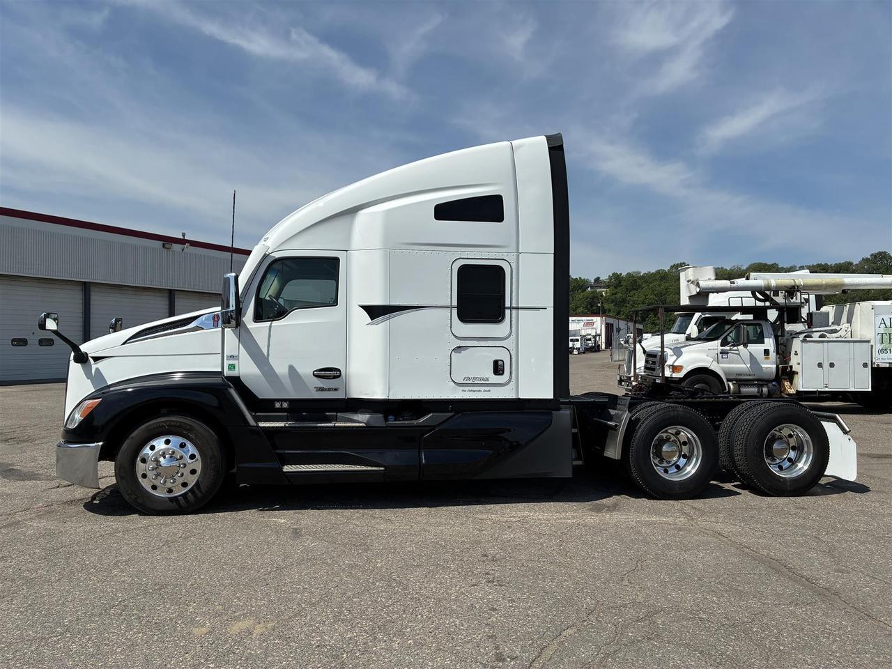 2023 Kenworth T680 Sleeper