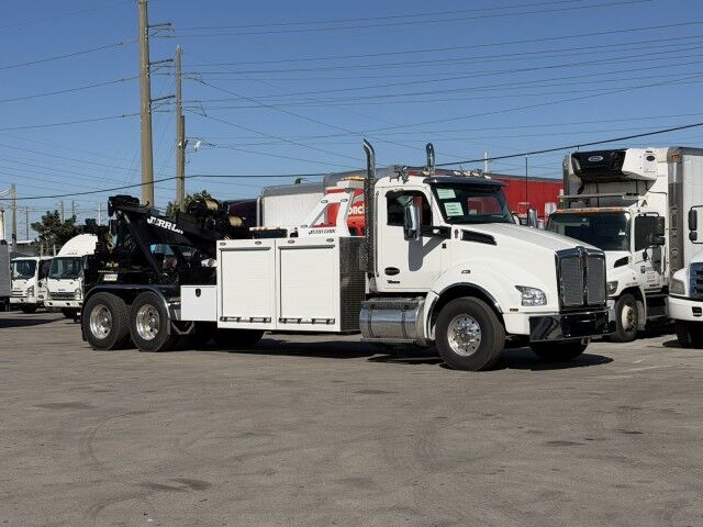 2023 Kenworth T880