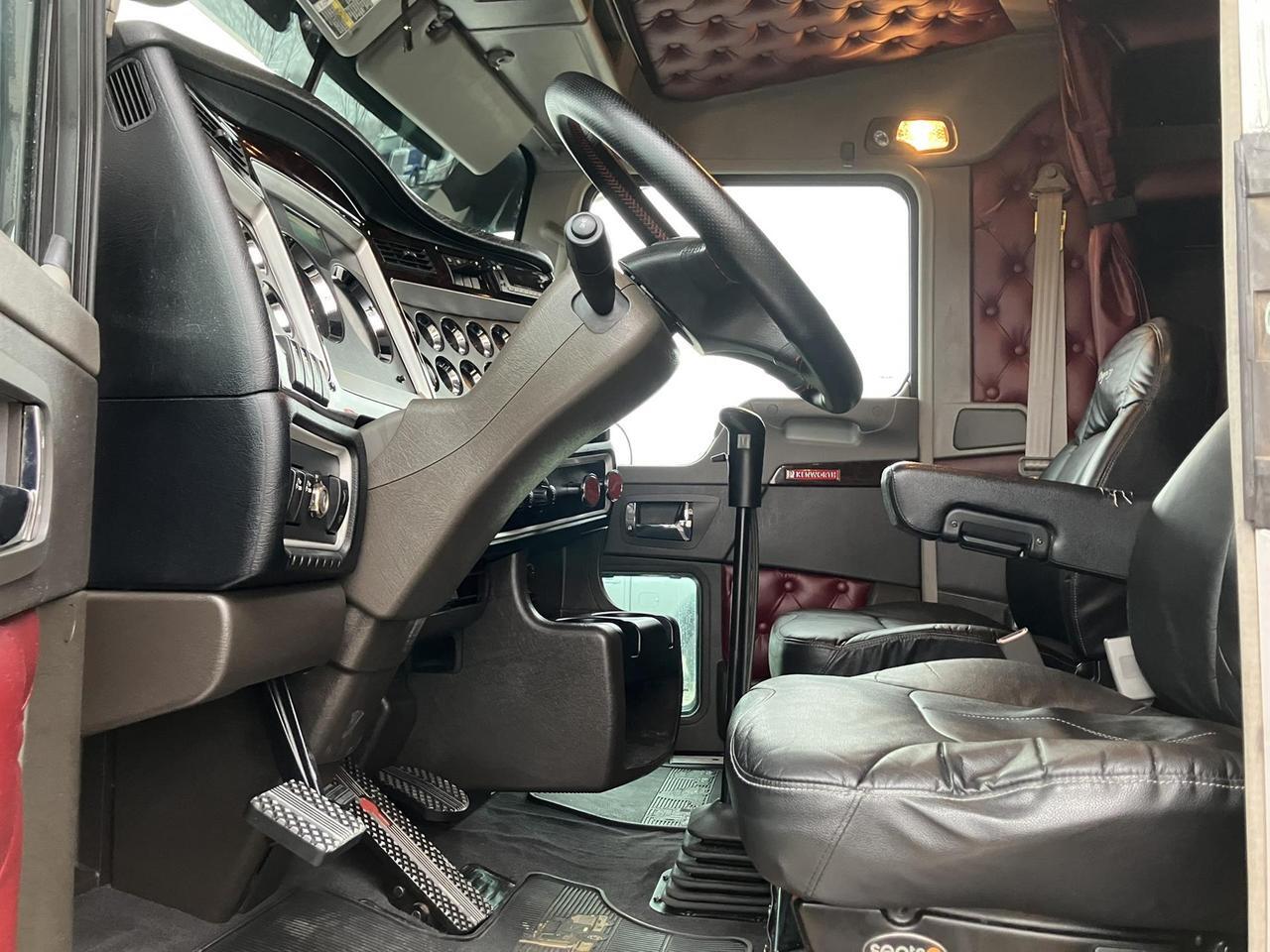 2023 Kenworth W900 86" Mid Roof Rochester MN