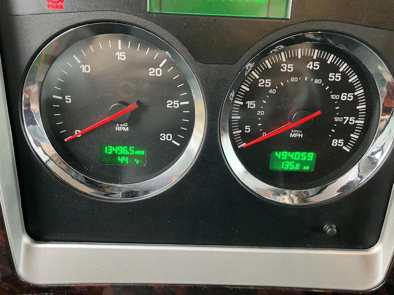 2023 Kenworth W900 86" Mid Roof Rochester MN