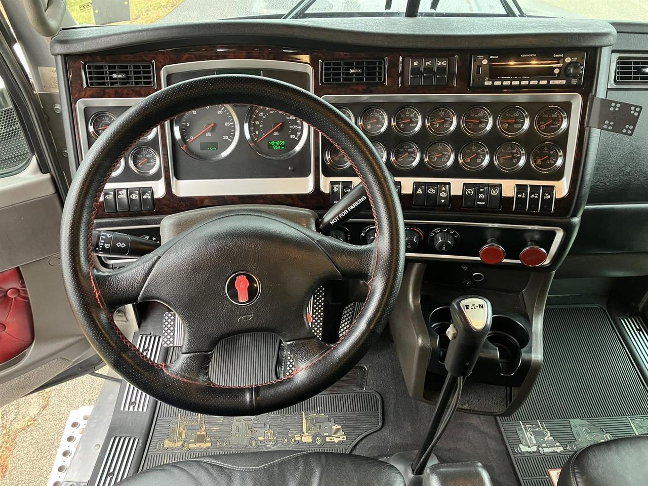 2023 Kenworth W900 86" Mid Roof Rochester MN